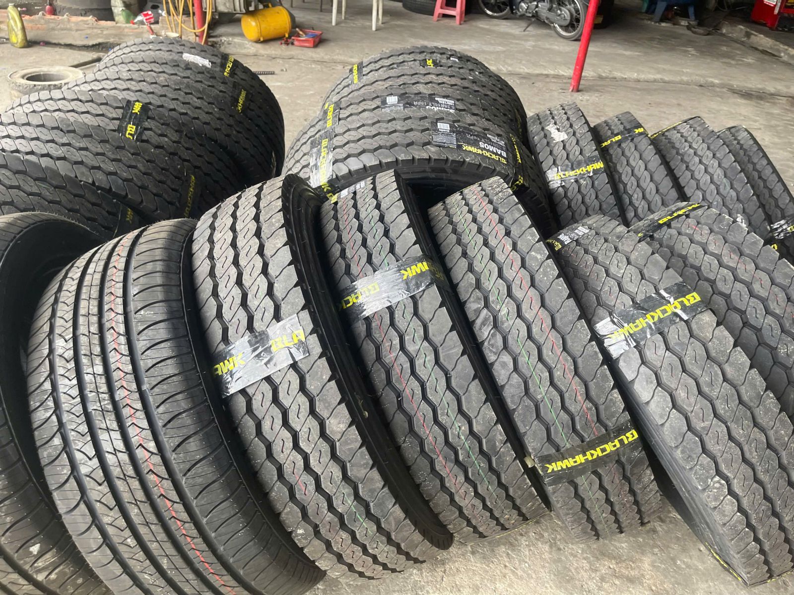 ĐẠI LÝ UY TÍN CUNG CẤP LỐP XE Ô TÔ SỈ & LẺ - LỐP XE BỐ KẼM Ở TẠI HẢI PHÒNG